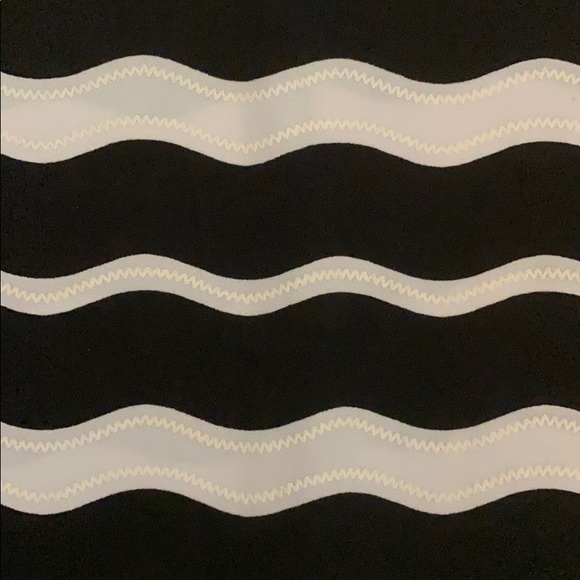 Ronni Nicole wavy striped black and white dress - Picture 2 of 2